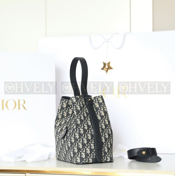 디올 Diorstar 스몰 버킷백 블루 오블리크 자카드