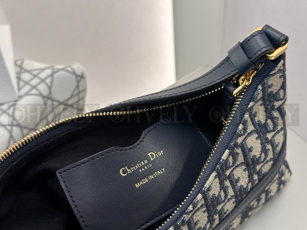 디올 30 몽테인 미니 호보백