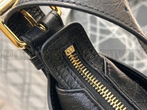 디올 보야주 백 플랫 매크로까나쥬 크링클 카프스킨 블랙 미디움