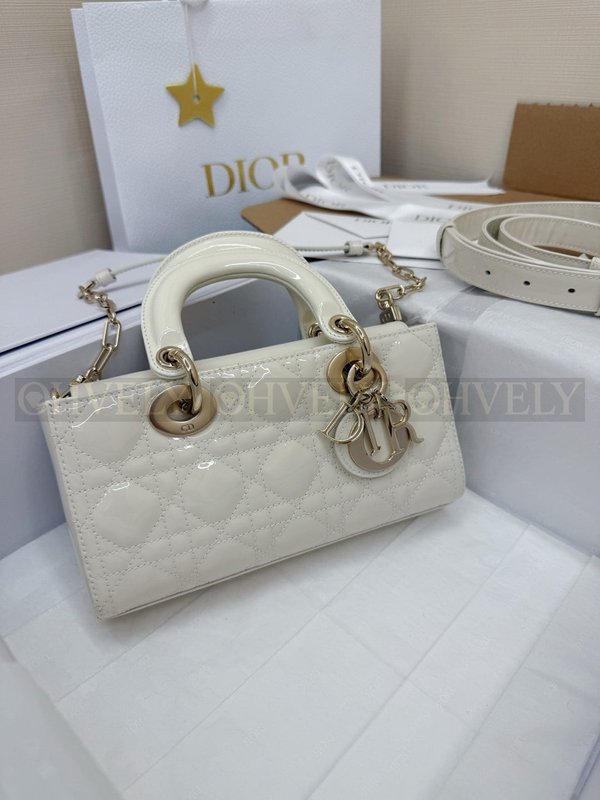디올 레이디 디 조이 페이던트 스몰 백