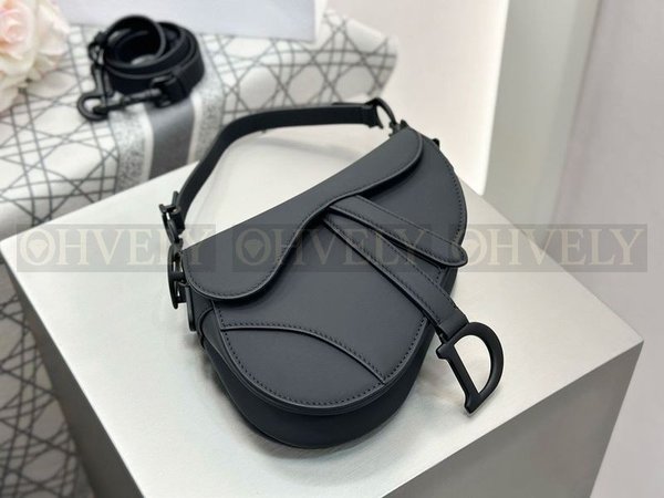 디올 블랙 매트 새들백