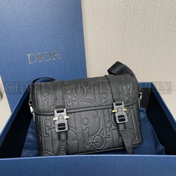 디올 힛 더 로드 플랩 스트랩백