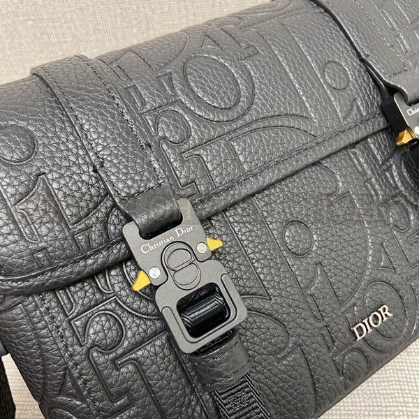 디올 힛 더 로드 플랩 스트랩백