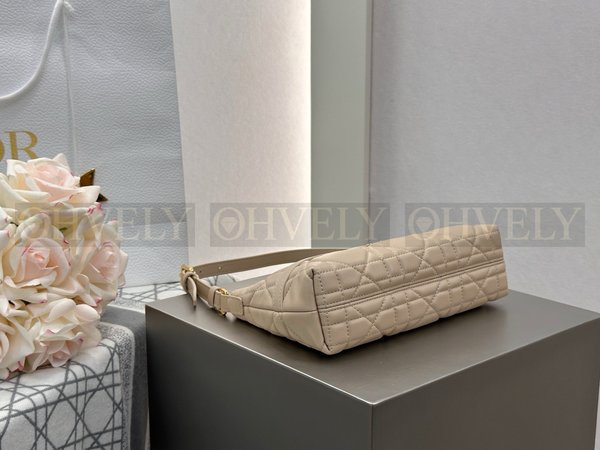 디올 Miss Caro Cigale 미니 백