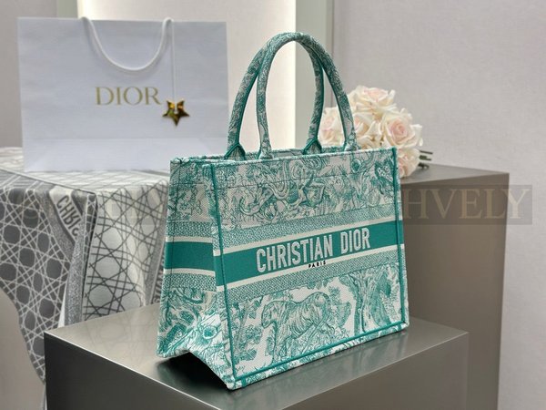 디올 뜨왈 드 주이 리버스 자수 북 토트백 미디움