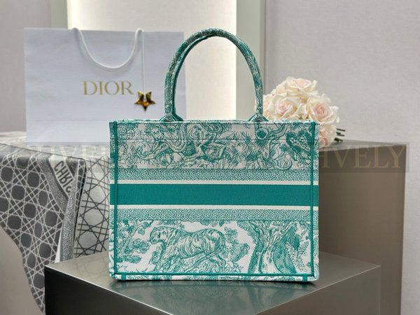디올 뜨왈 드 주이 리버스 자수 북 토트백 미디움