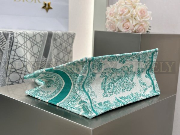 디올 뜨왈 드 주이 리버스 자수 북 토트백 미디움