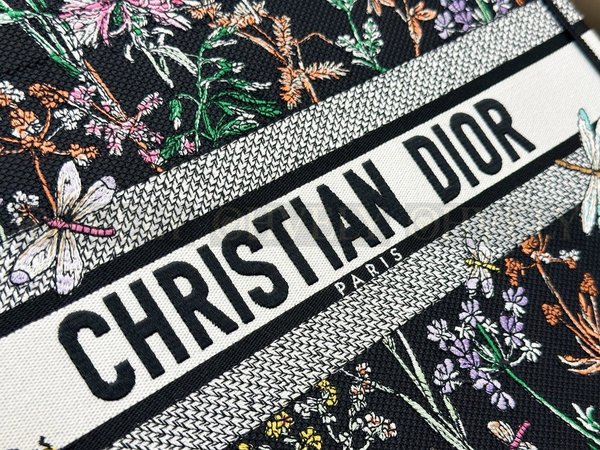 디올 헤르바리움 자수 북 토트백 미디움