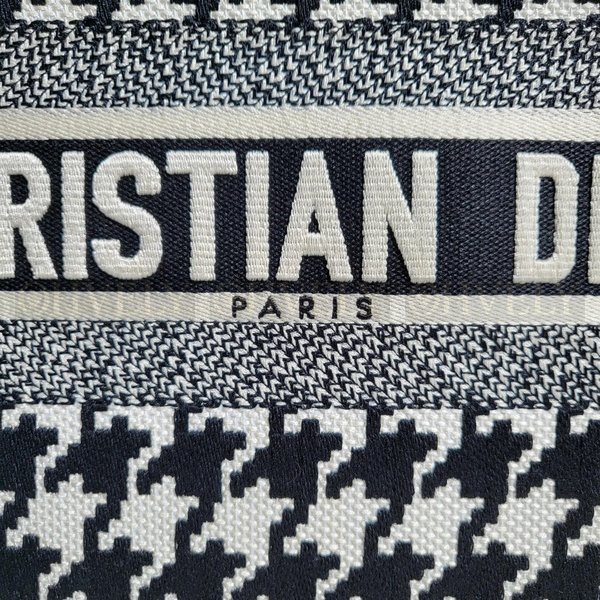 디올 하운즈투스 자수 북 토트백 미디움