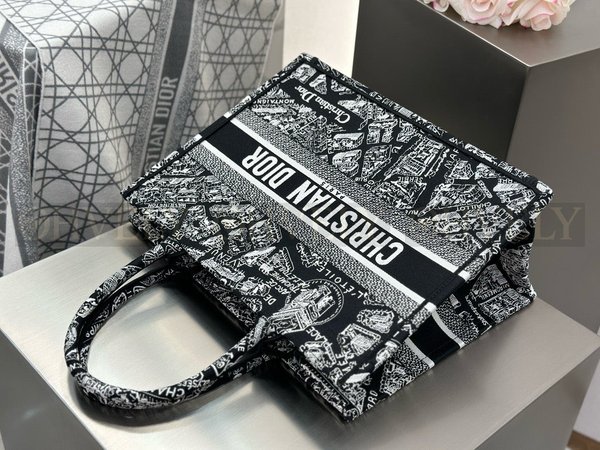 디올 플랜 드 파리 네이비 자수 북 토트백 미디움