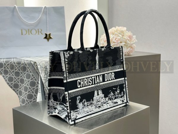 디올 파리 자수 북 토트백 미디움