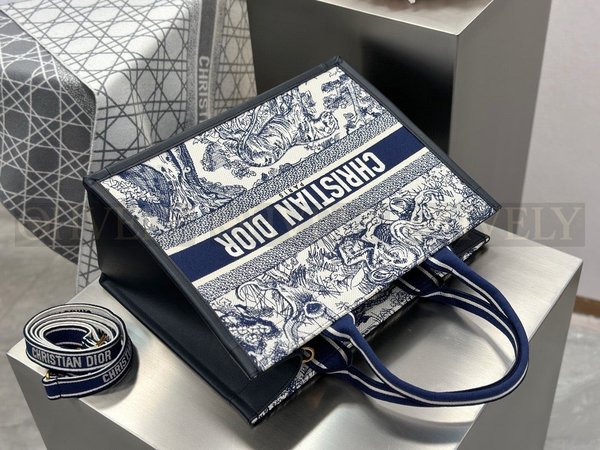 디올 트왈 드 주이 화이트 네이비 북 토트 스트랩백 미디움