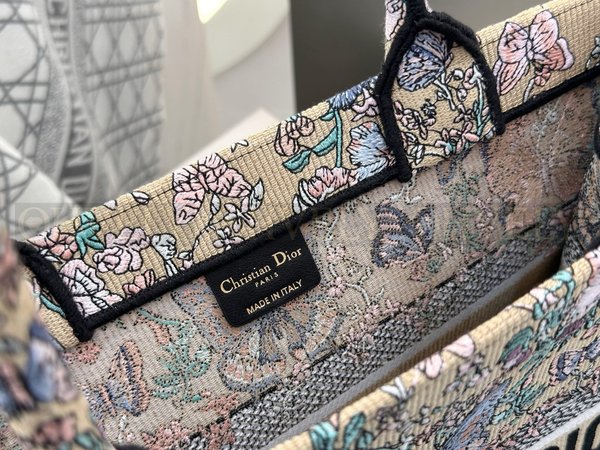 디올 트왈 드 주이 빠비용 북 토트백 미디움