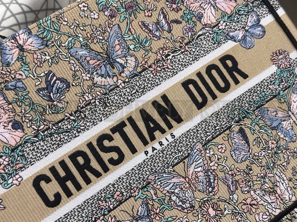 디올 트왈 드 주이 빠비용 북 토트백 미디움