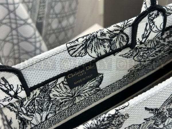 디올 트왈 드 주이 보야쥐 자수 북 토트백 미디움