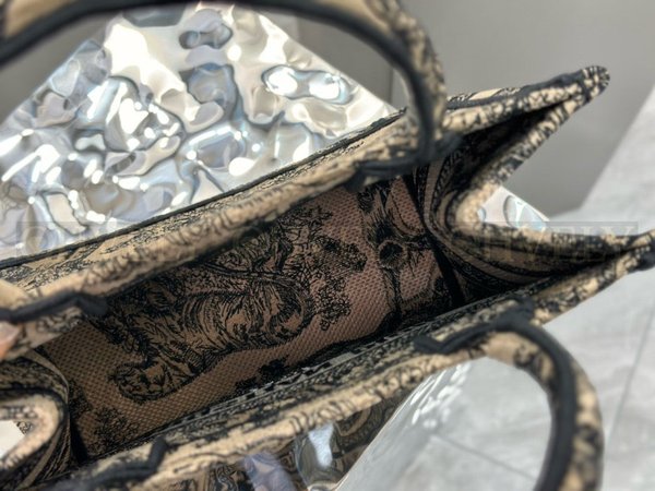 디올 트왈 드 주이 리버스 자수 북 토트백 스몰