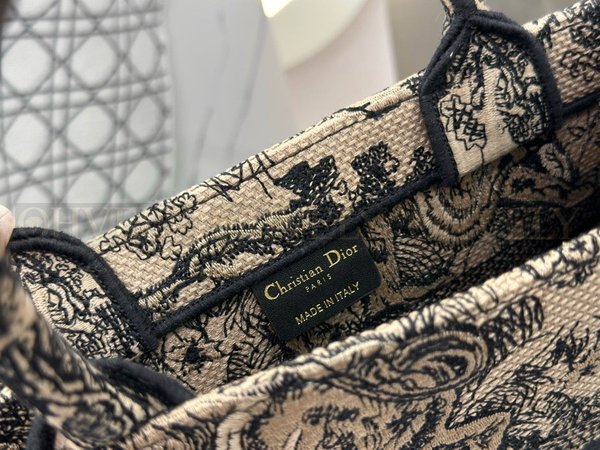 디올 트왈 드 주이 리버스 자수 북 토트백 스몰