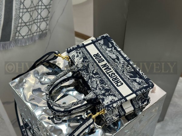 디올 트왈 드 주이 리버스 자수  북 토트백 미니