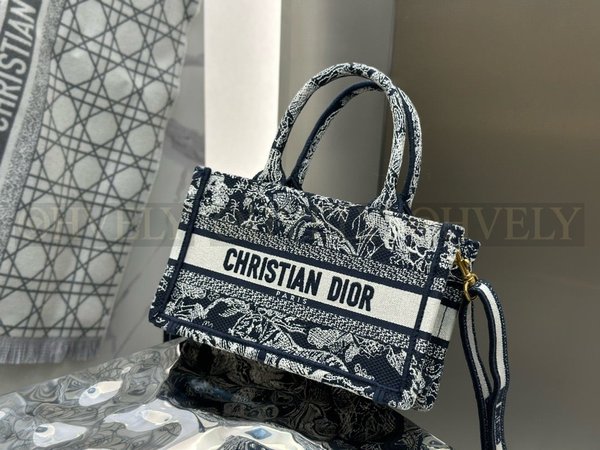 디올 트왈 드 주이 리버스 자수  북 토트백 미니