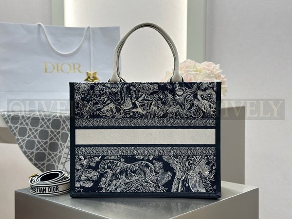 디올 트왈 드 주이  리버스 북 토트 스트랩백 미디움