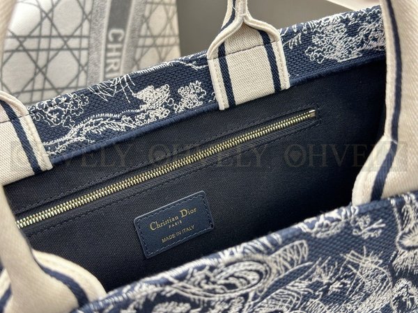 디올 트왈 드 주이  리버스 북 토트 스트랩백 미디움