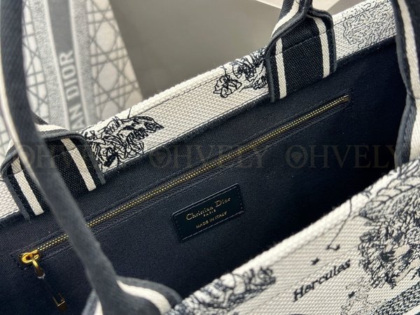 디올 조디악 자수 북 토트 스트랩백 미디움