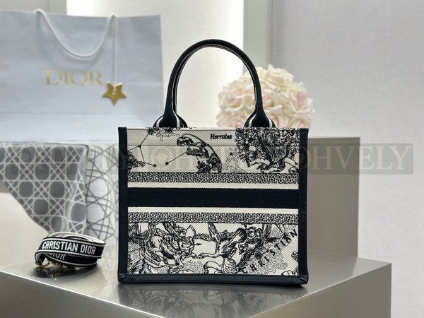 디올 조디악 자수 북 토트 스트랩백