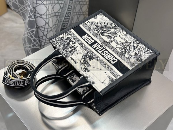 디올 조디악 자수 북 토트 스트랩백