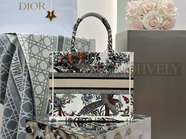 디올 쟈뎅 디베르 자수 북 토트백 스몰