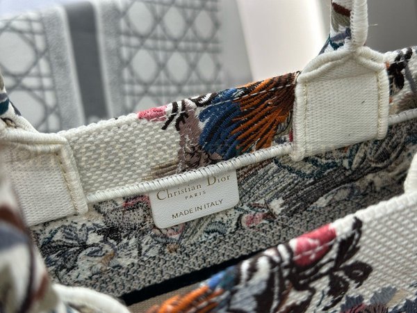 디올 쟈뎅 디베르 자수 북 토트백 스몰