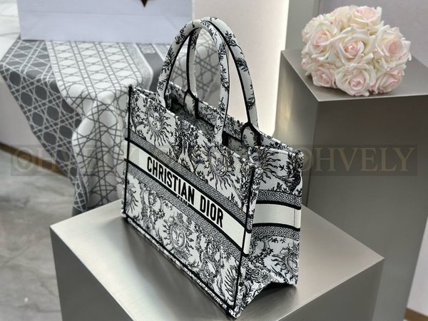 디올 쏠레이 자수 네이비 북 토트백 미디움