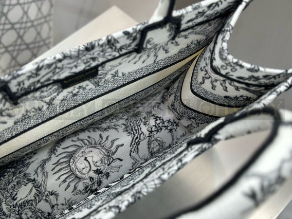 디올 쏠레이 자수 네이비 북 토트백 미디움