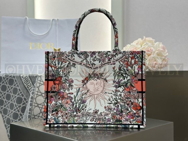 디올 쎄종 쏠레이 자수 북 토트백 미디움