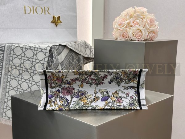 디올 샹동 옐로우 자수 북 토트백 미디움