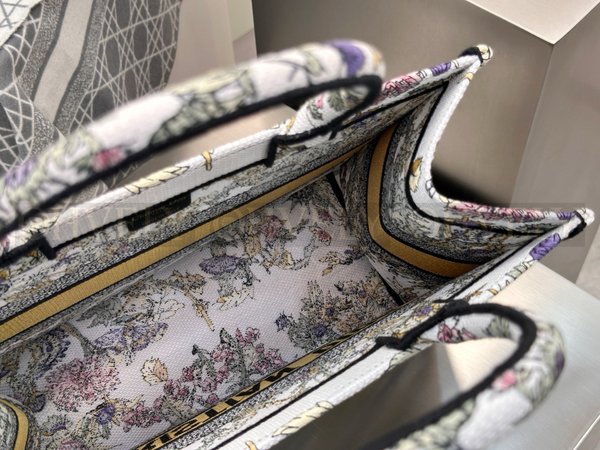 디올 샹동 옐로우 자수 북 토트백 미디움