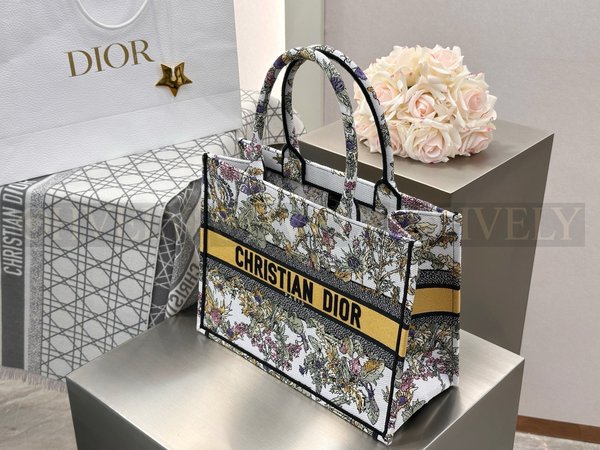 디올 샹동 옐로우 자수 북 토트백 미디움