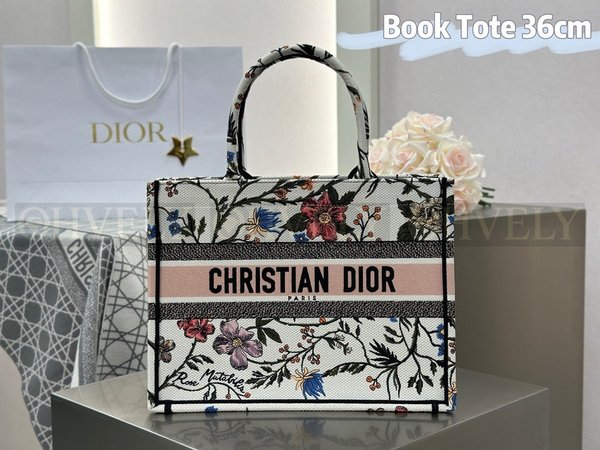 디올 빈티지 플라워 화이트 자수 북 토트백 미디움