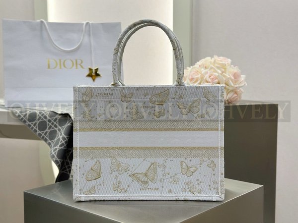 디올 버터플라이 조디악 자수 골드 북 토트백 미디움
