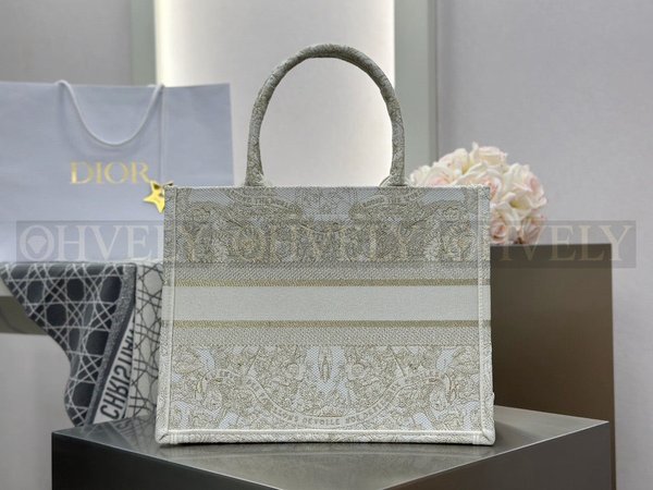 디올 버터플라이 어라운드 더 월드 골드 북토트백 미디움