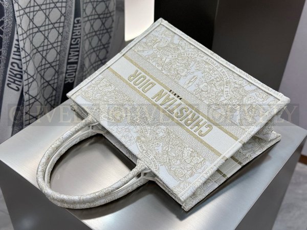 디올 버터플라이 어라운드 더 월드 골드 북토트백 미디움