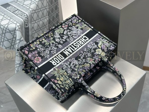 디올 밀레피오리 유니콘 자수 북 토트백 미디움