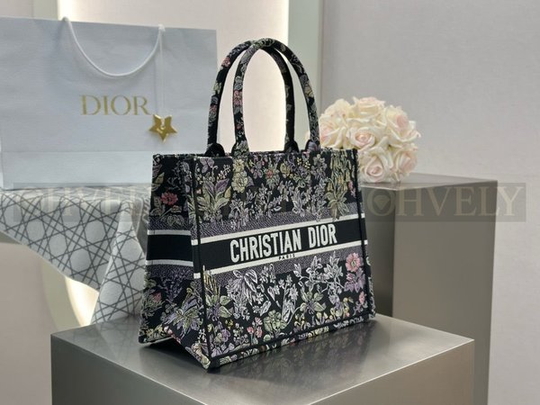 디올 밀레피오리 유니콘 자수 북 토트백 미디움