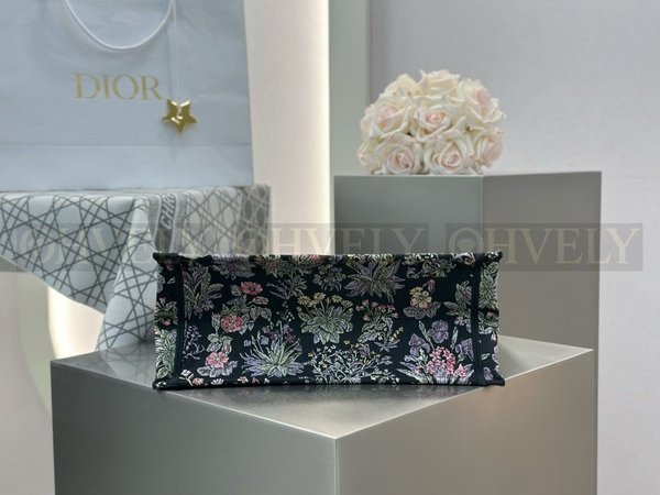 디올 밀레피오리 유니콘 자수 북 토트백 미디움