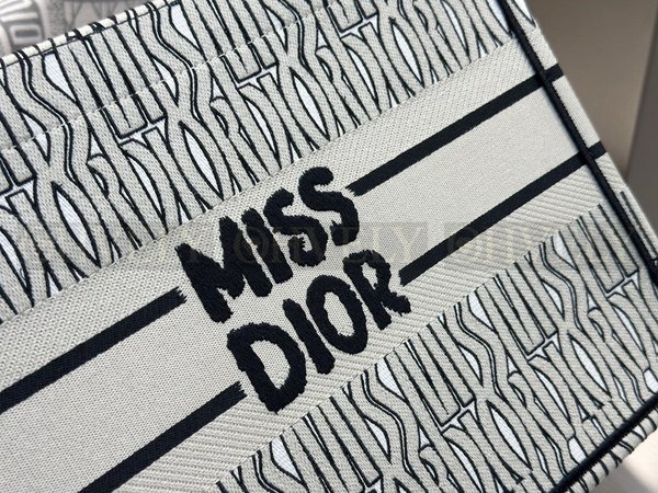 디올 미스 디올 울오버 북 토트백 미디움