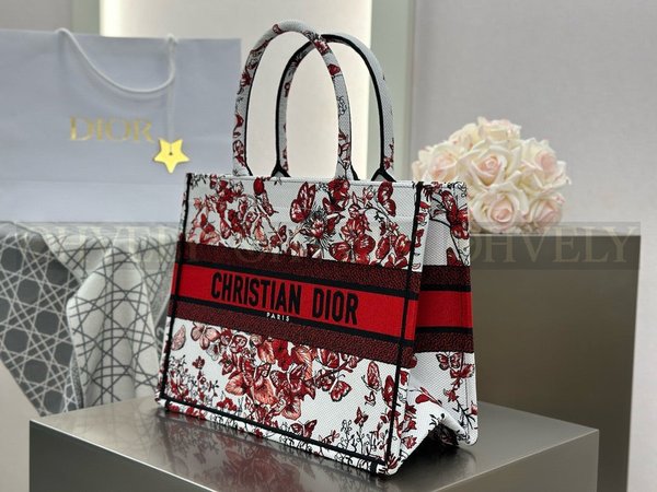 디올 디오라마르 자수 북토트백 미디움