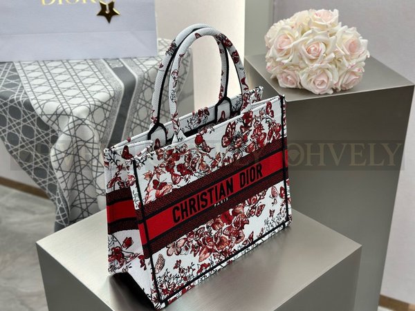 디올 디오라마르 자수 북토트백 미디움