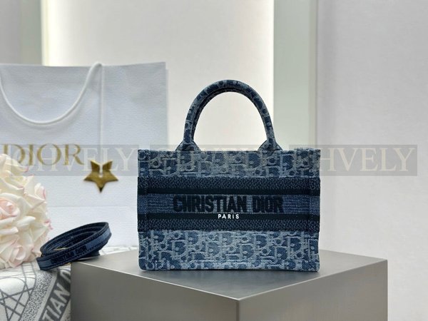 디올 데님 자카드 북 토트백 미니