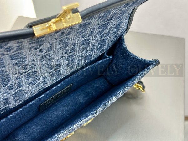 디올 데님 자카드 30몽테인 이스트웨스트 체인백
