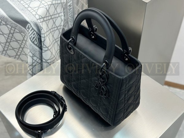 디올 울트라 매트 레이디백 미디움