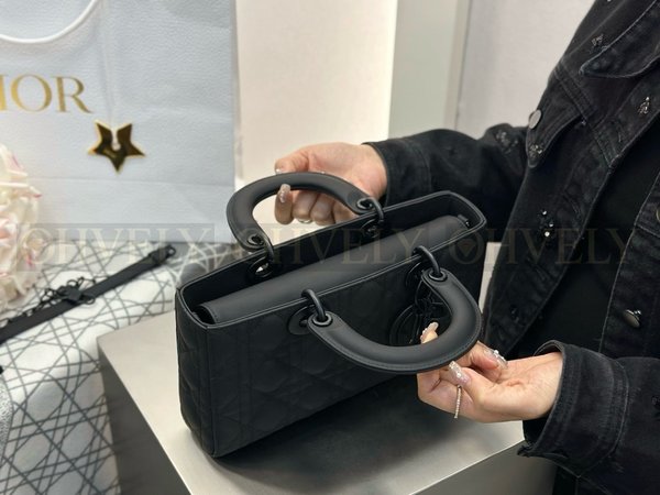 디올 울트라 매트 디조이백 미디움